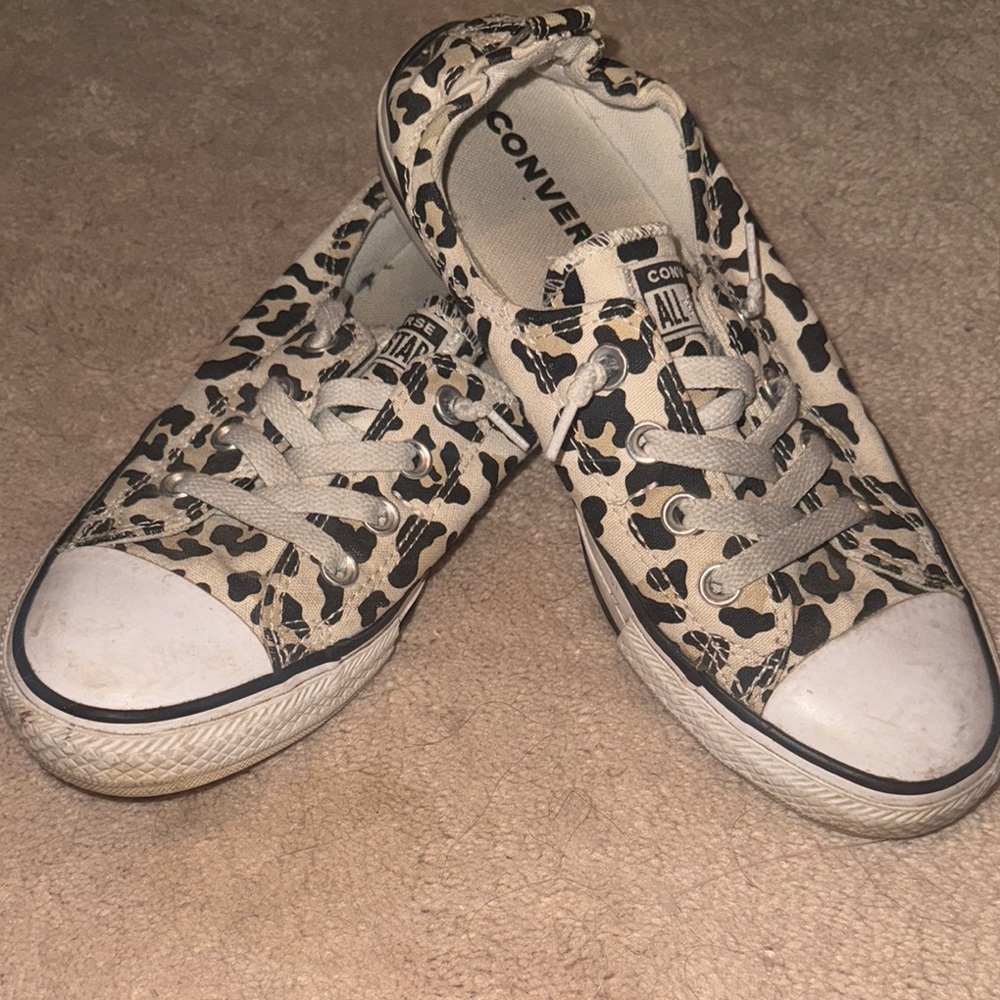 Converse Brown and Cream Sneakers with Classic Low-Top Style